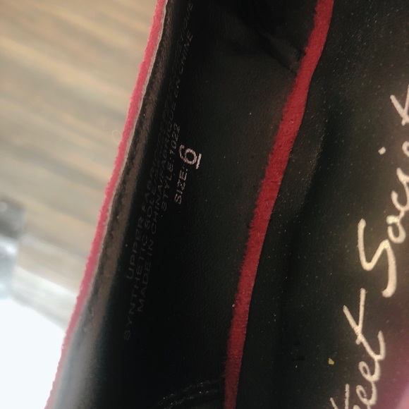 RED Velvet Snake Skin Pattern Wedges Heels 🐍❣️ - Picture 7 of 10